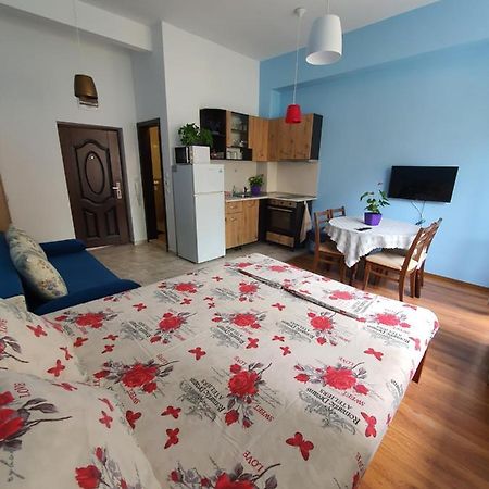 Flowers Studio Pomorie Buitenkant foto