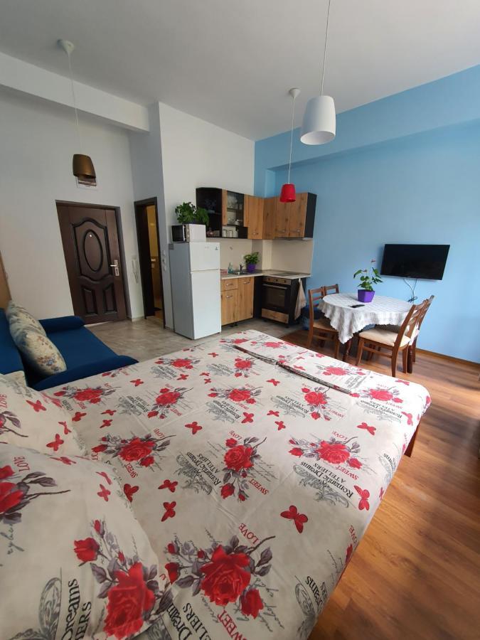 Flowers Studio Pomorie Buitenkant foto