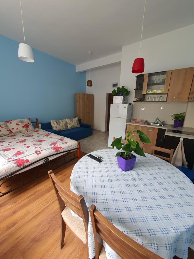 Flowers Studio Pomorie Buitenkant foto
